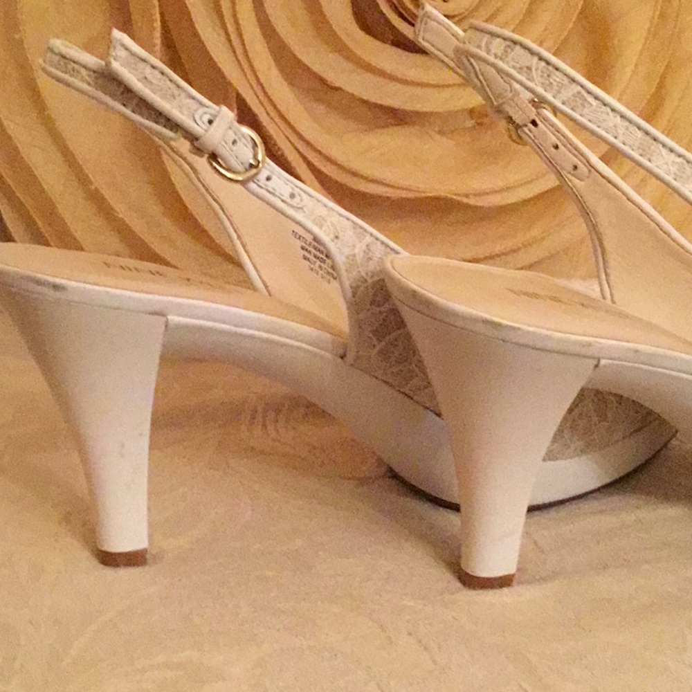 White Lace Platform Pumps - Picture 3 of 3